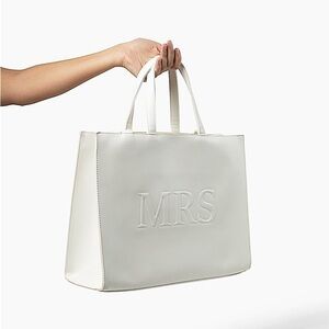 NWT Mrs. White Bridal Travel Tote